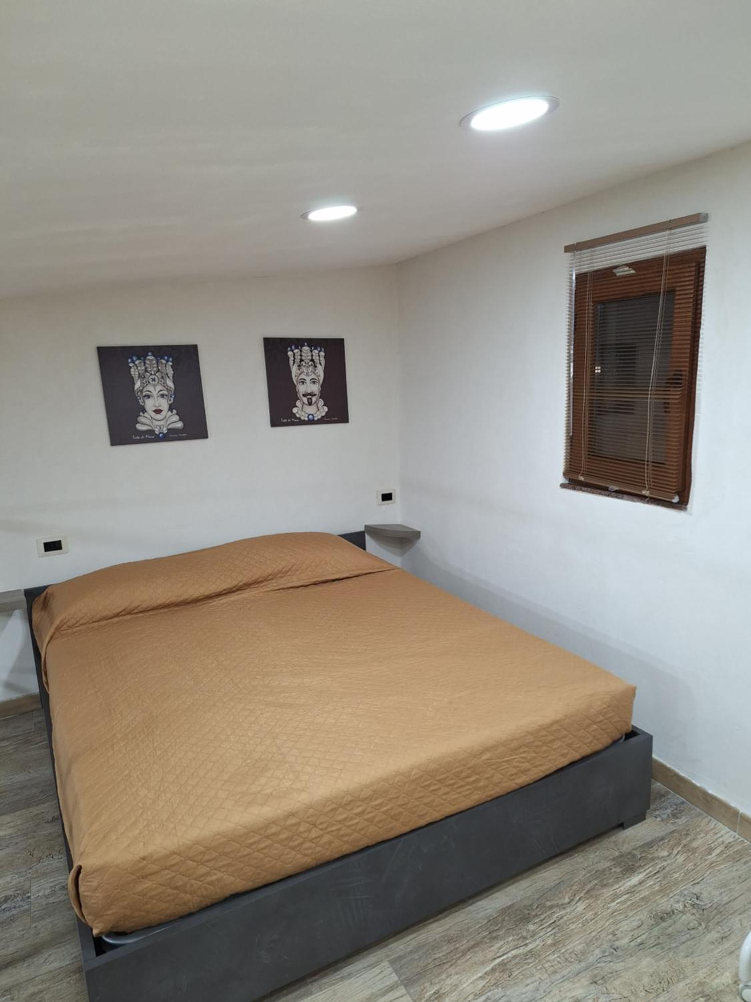 Tapia'S Rooms Big Catânia Exterior foto
